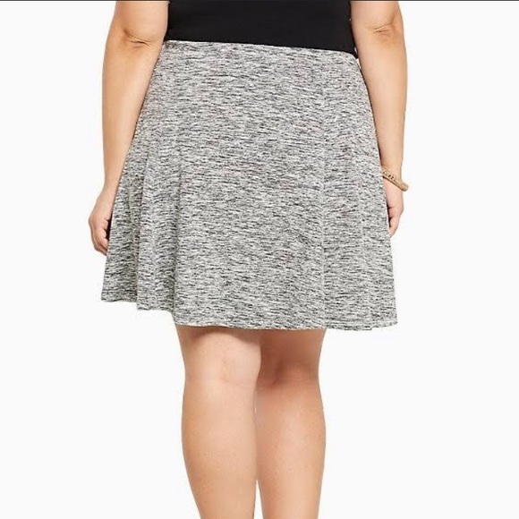 Torrid Marled Grey Heather Skater Skirt Size 1x - Picture 2 of 8